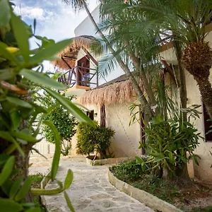 Howlita - Adult Only Tulum